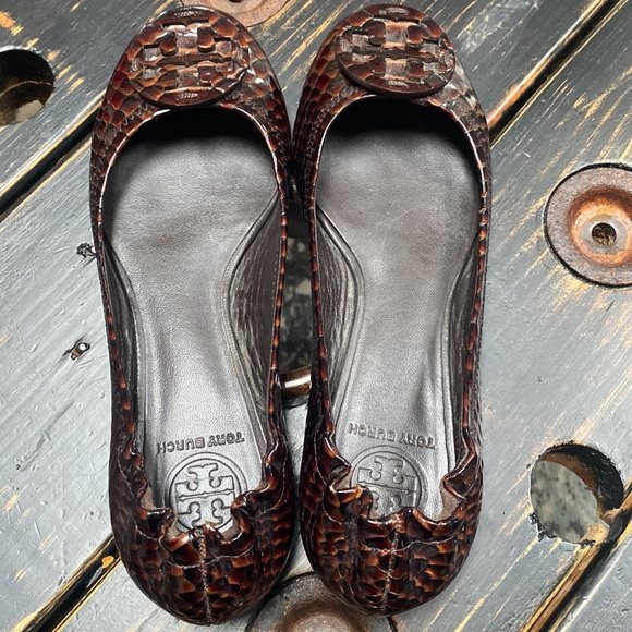 Tory Burch Reva Dark Brown Patent Leather Ballet Flats with “Snakeskin” Pattern - Picture 7 of 9